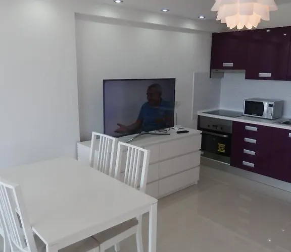 Acapulco * Playa de las Americas (Tenerife)